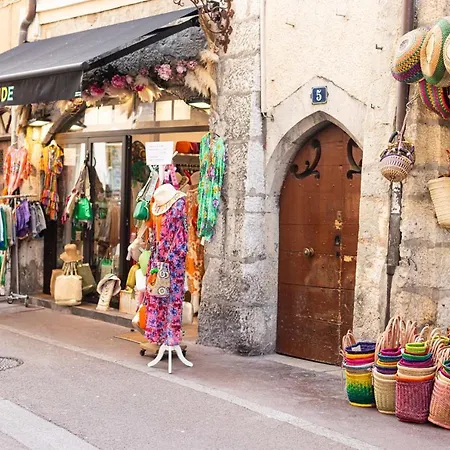 Le Philosophe - Flat In The Heart Of Annecy's Old Town *