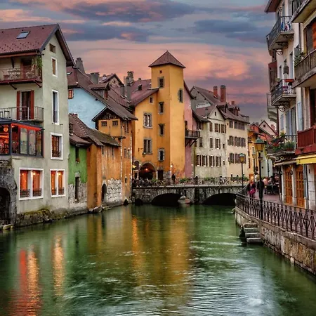 Le Philosophe - Flat In The Heart Of Annecy's Old Town *